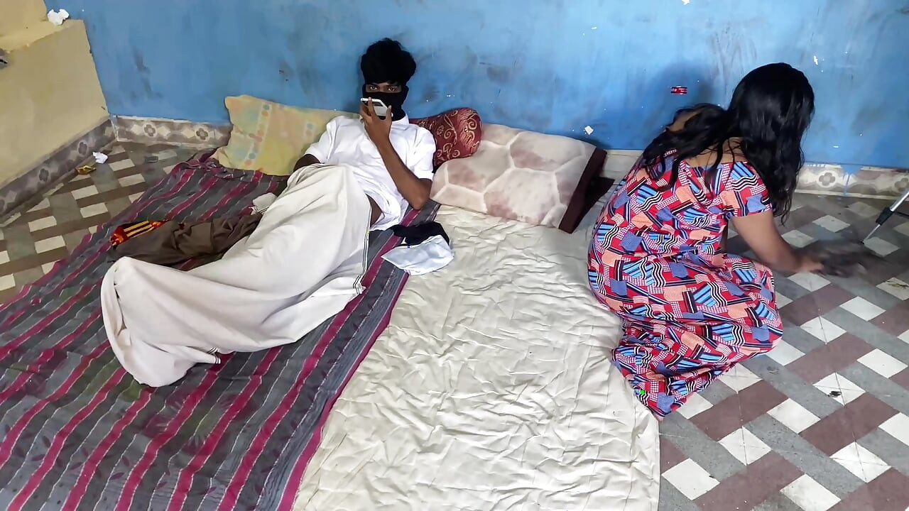 Desi indijski porno video - Pravi Desi seks videi Nokara Malkina