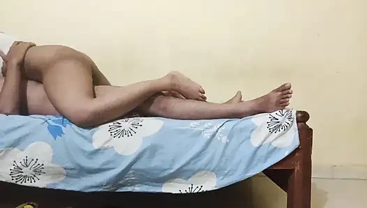 Stepmom silently aaayi or yeha Krna lagi chupka se dusra room me yeha sb kea