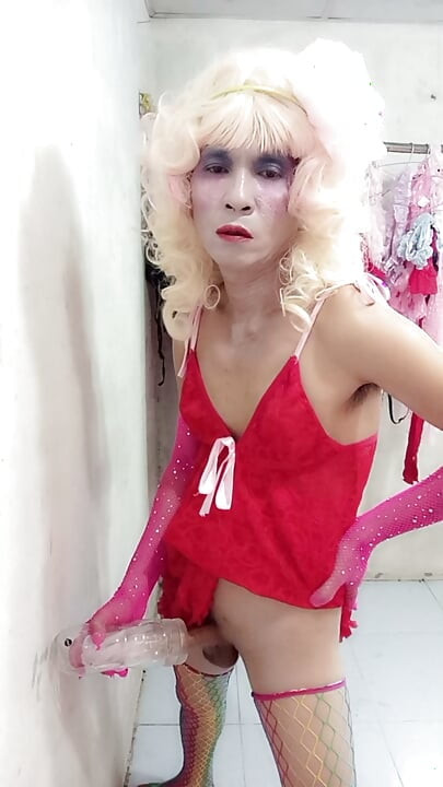 Oanh Le transgender wearing sexy clothes porn selfie
