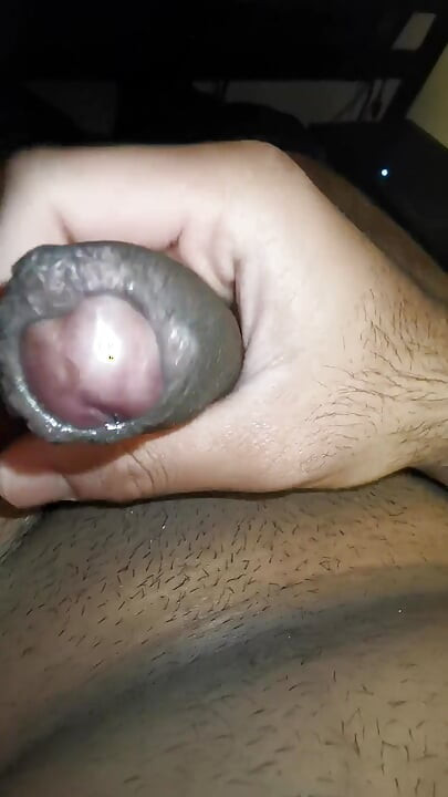 Masturbazione mentre è in discordia con la fidanzata