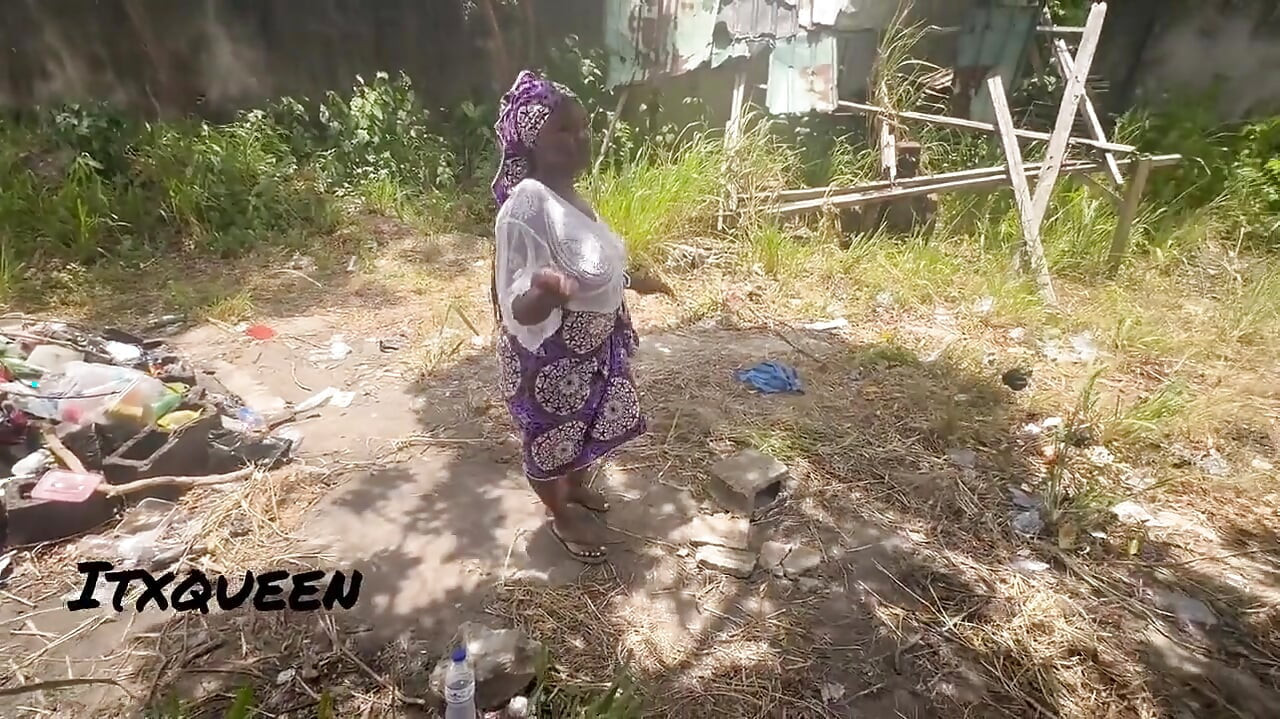 マダムG.Oは自分のアソコをどうしても扱ってほしいんだ