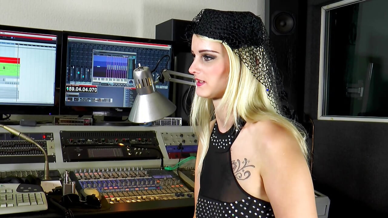 Hot blonde seduces guy in recording studio and got her pussy fucked hard