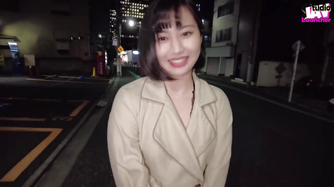 General Ripple - a Sensitive Cutie Shows Her No-hands Trick on a City Acme Walk Chapter-5