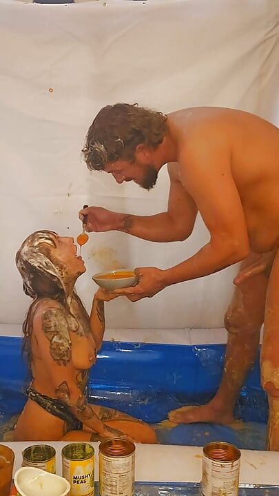 정액 먹기로 작업실 Nds에서 지저분한 리밍과 애널