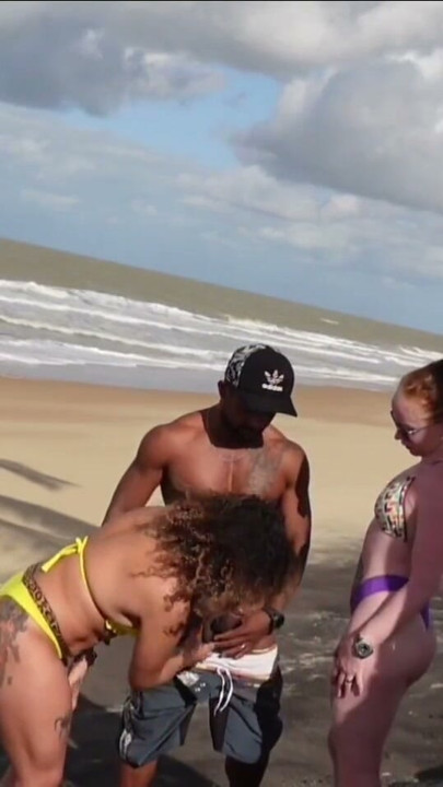 BEAUTIFUL GIRLS ON THE BEACH ASK FOR INFORMATION AND HE WILL HELP ME WITH SEX | Clip 1