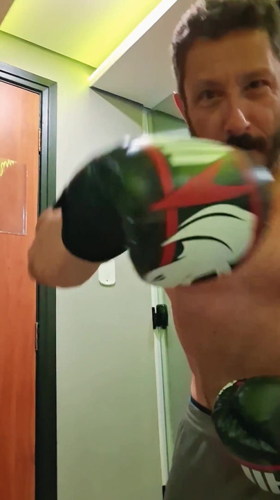 Gouine Wrestler - POV Muscle Worship Training Session