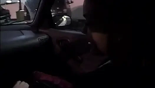 Honey skin ebenholz mit einer haarigen muschi lutscht und fickt weiße stange