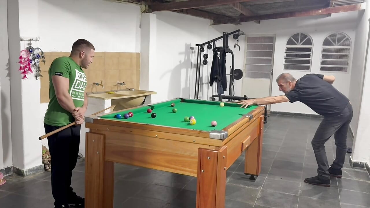 Sr Carmona and Victor Ferraz playing naked billiards