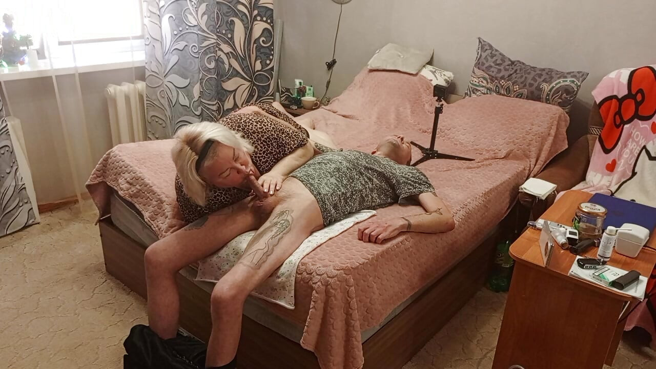 Stepmom gives blowjob to get a mouthful of cum