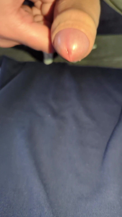 Vorhautpenis krass am spritzen lol