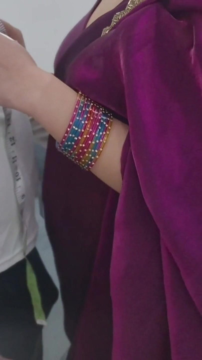 Alisha ซุกซนยั่วช่างตัดเสื้อในร้านของเขา คลิป 1