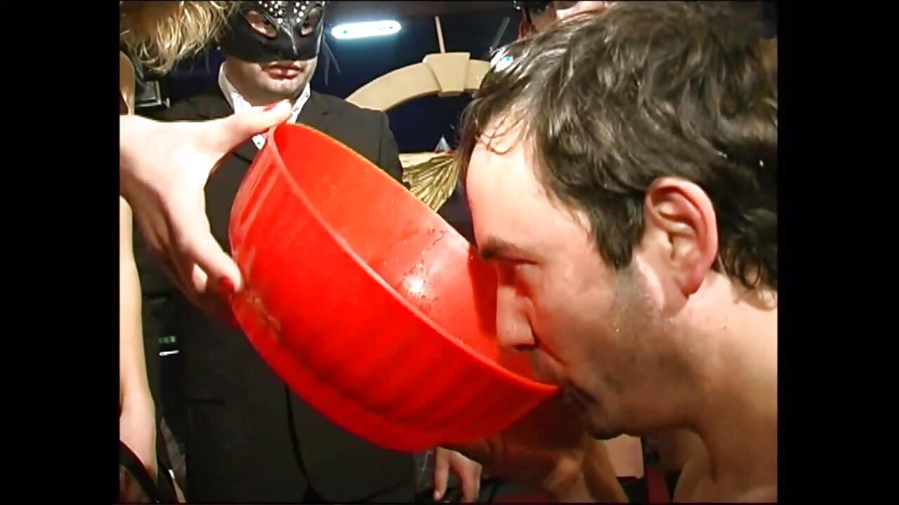 Experiență sexuală sălbatică cu fetiș