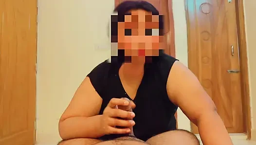 Gece yarısı açık ve ateşli üvey annem benden sikişmek istiyor... h büyük göğüsleri ve yarağımı emdikten sonra yarağıma biniyor