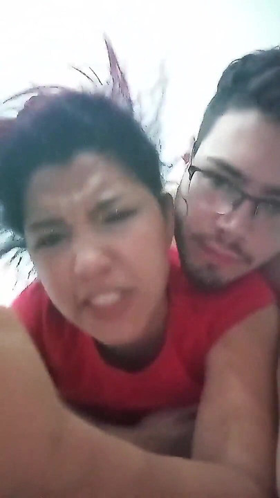 18-річна брюнетка з великими обвислими цицьками з Нью-Йорка, Сполучені Штати трахають великий член свого зведеного брата, частина 75