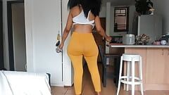 Booty Dancing Ebony, in leggings, sexy big-ass strip tease
