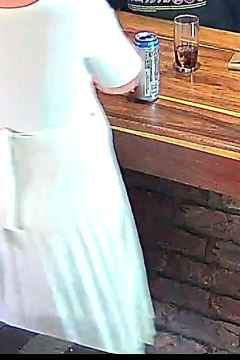 Karımı havuz komşusuyla aldatırken yakaladım