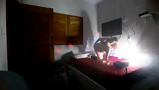 Глубокое горло, оставляющее много слюны в шерсти