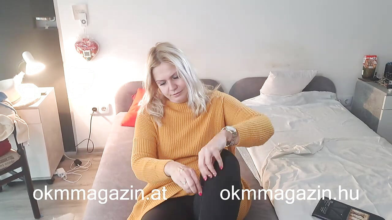 Vicky Wilfing puts on make-up and masturbates ÖKM video