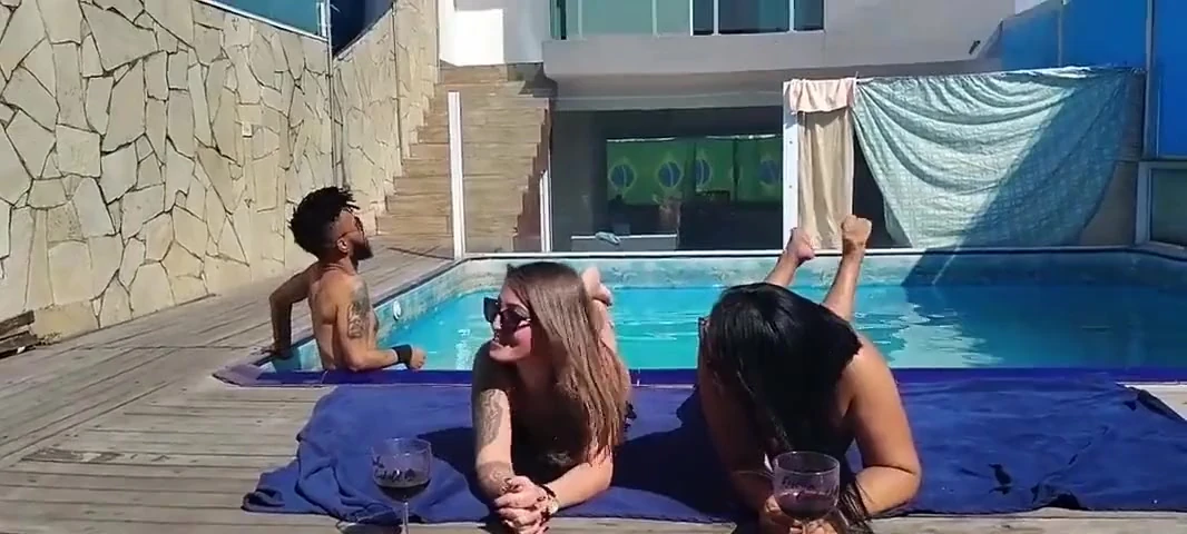 Auntie Lets Her Friend Have a Threesome with Her Husband