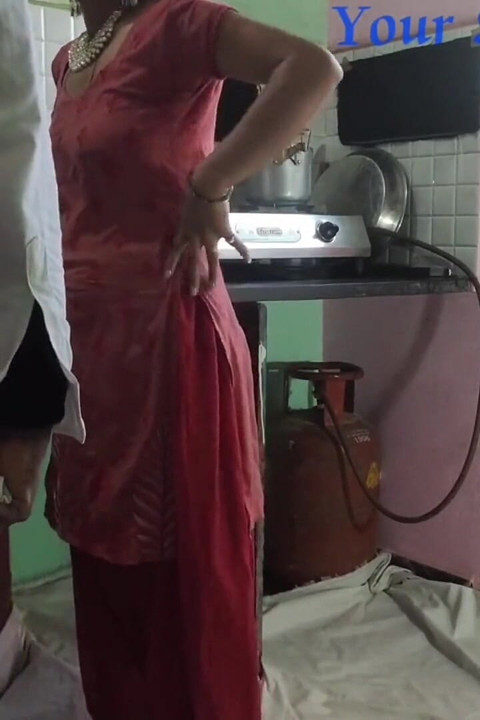 Profesoara școlară mă fute când pun întrebări la biologie