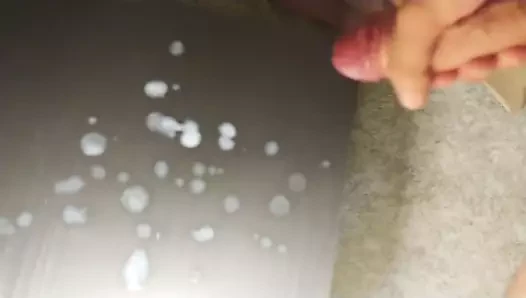 大粗鸡巴吹出一个巨大的负载-射精精液和精液鸡巴