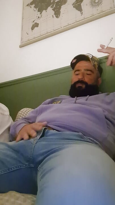 Bearded fuck are masturbator