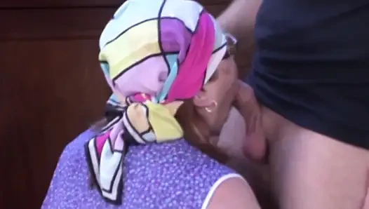 Karımın büyükannesi tekrar sikilmek istiyor!