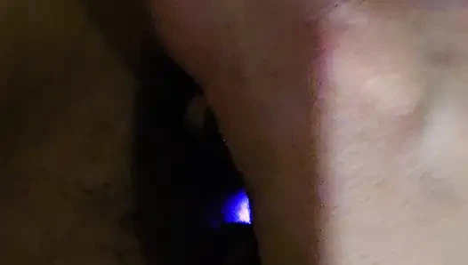 Становится мокрой