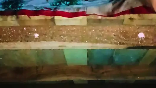 Sister-in-law's bad fucking and spreading both her legs, put the whole penis and took out the piss from the pussy.