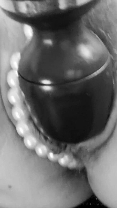 jerk off with me baby munichgold big tits and long labia lips hairy pussy and big clit in a pearl string | Clip 3