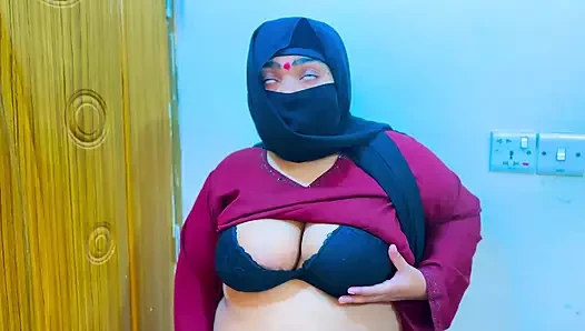 Ateşli hizmetçi ofiste işten sonra seksin tadını çıkarıyor - Suudi Arabistan'da Müslüman seksi hizmetçi kız