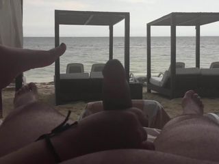 Masturbação amadora na praia