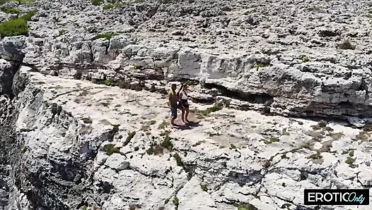 Cliffside im freien hämmern - tropfnasser strandfick