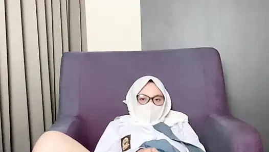 High School student shows off her big ass with squirt