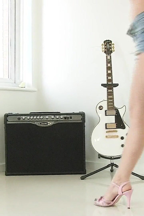 Polish Blonde with Bubble Butt Fucks Herself to Orgasm