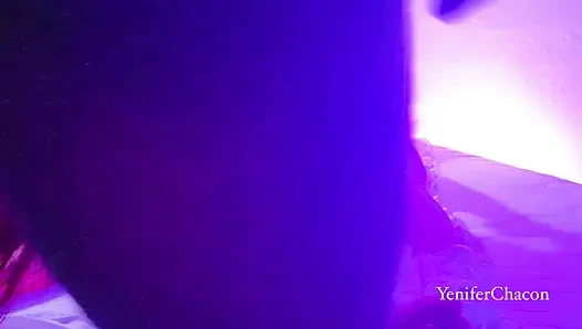 Bereit, zwei große schwänze in mir zu empfangen