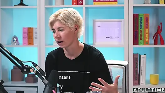 Lilly Bell Exhibitionism, Sexting, & Empowerment | the Adult Time Podcast