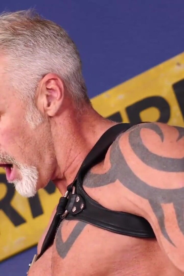 Hairyandraw. Stepdaddy Dallas Steele barebacks bear Atlas Grant
