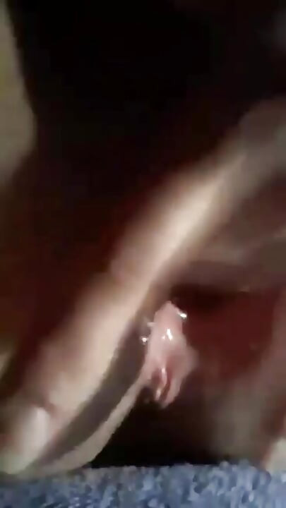 Squirting creamy dildo fuck
