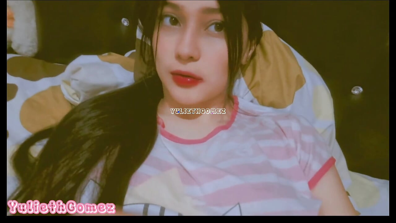 18 Years Old College Girl Masturbates at Her Parents' House