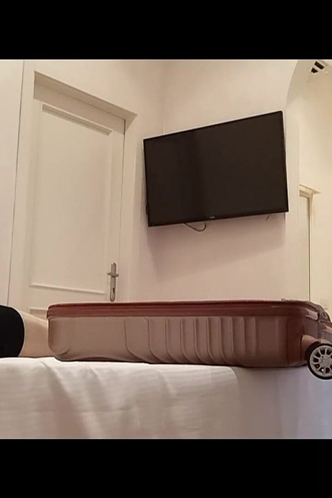 MILF in strümpfen und high heels, gefesselt und gefickt
