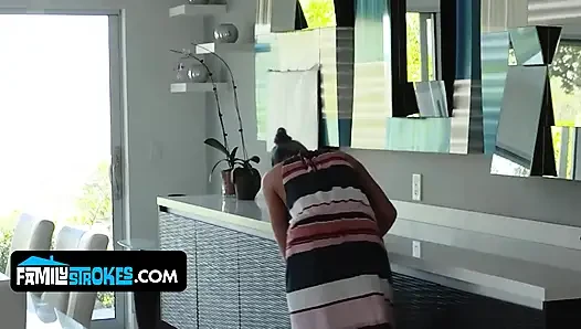 Thick Blonde Stepsister Zelda Morrison Takes Cumshot From Horny Stepbro