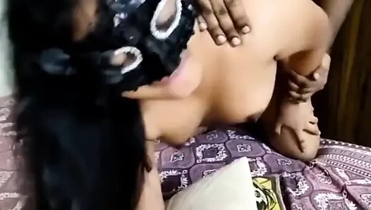 Ngocok kontol dan dientot gaya doggy di depan kamera