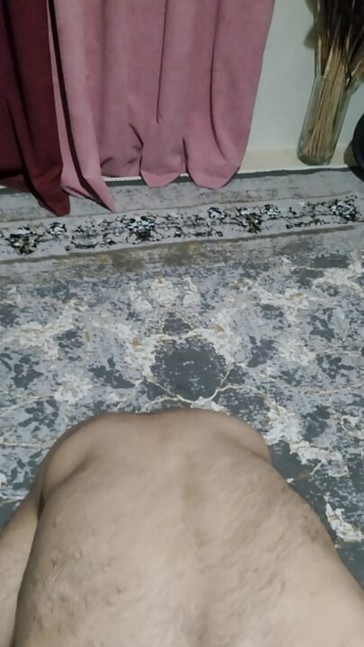 Elskerinne fotjobb og ballbusting slave hjemme