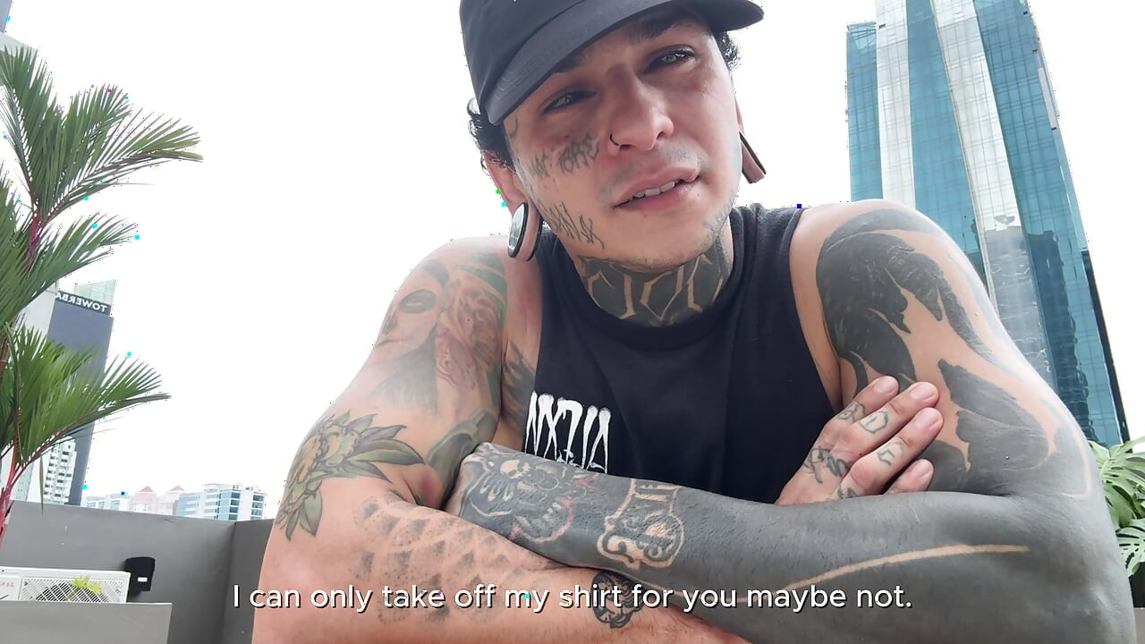 Macabreink Gergasi Memalukan Manusia Kecil Di Awam