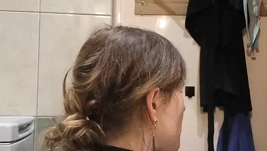 Amator Hot Married Couple Fast Fuck in Livingroom