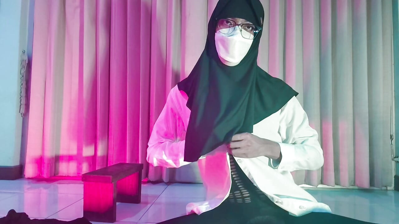 hijab student masturbation