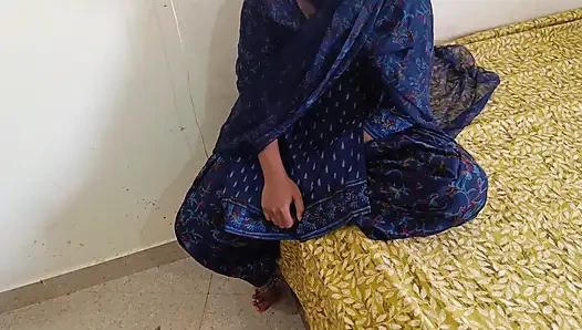 Сводная сестра дези деревни была болезненным анальным трахом и сосала хуй в рот в ясном хинди аудио ММС