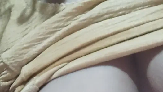 Desi bhabhi ki chut ki khujli mitayega kon?? Telegram me msg karo