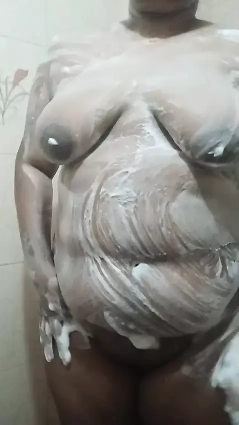 Girlfriend bath